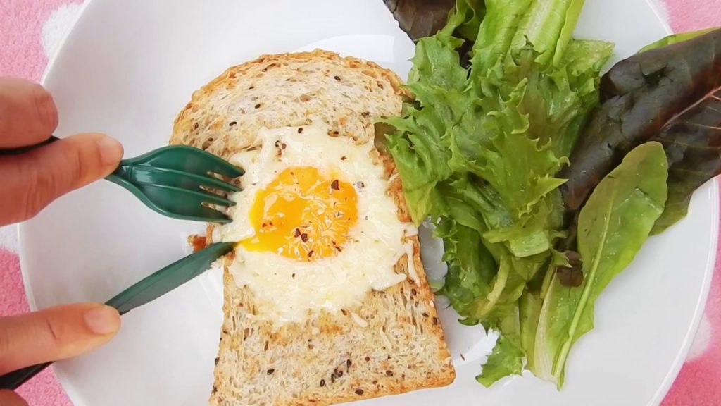 Eat Breakfast : ขนมปังไข่ดาว เช้าง่ายๆที่มากประโยชน์