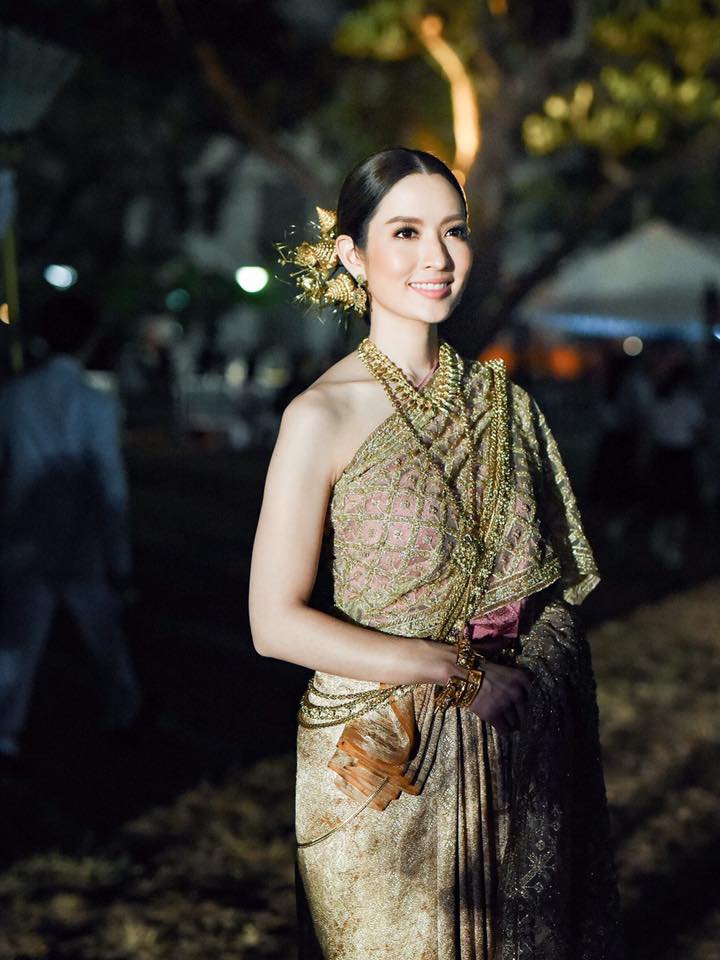 ชุดไทย