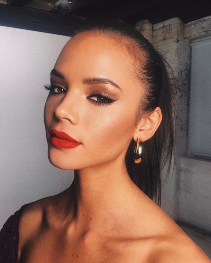 Basic eye look